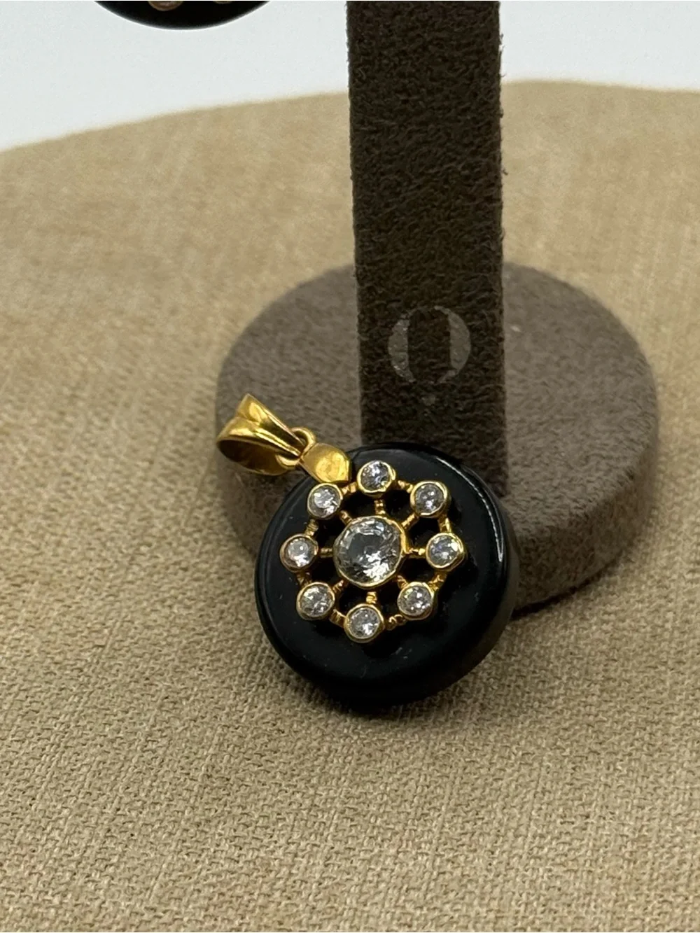 vintage Black and Gold onyx Crystal Round Drop Earrings and Pendant Set